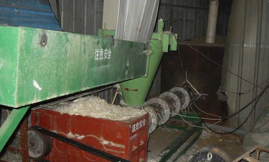 羽毛粉加工腥味、苦味、惡臭味混雜，看工業(yè)除臭劑如何快速除臭！
