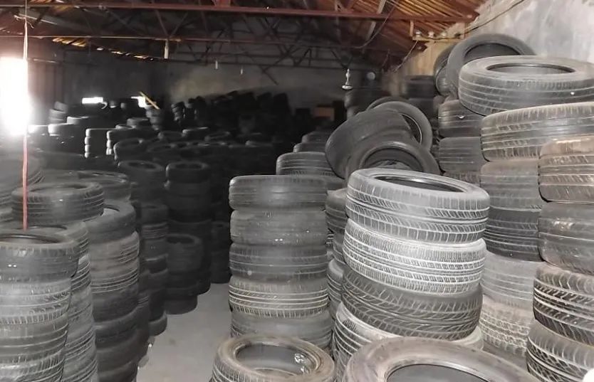 潔匠凈化·的凈工業(yè)除臭劑_廢舊輪胎煉油廢氣污染，車(chē)間惡臭問(wèn)題可利用潔匠凈化除臭劑解決